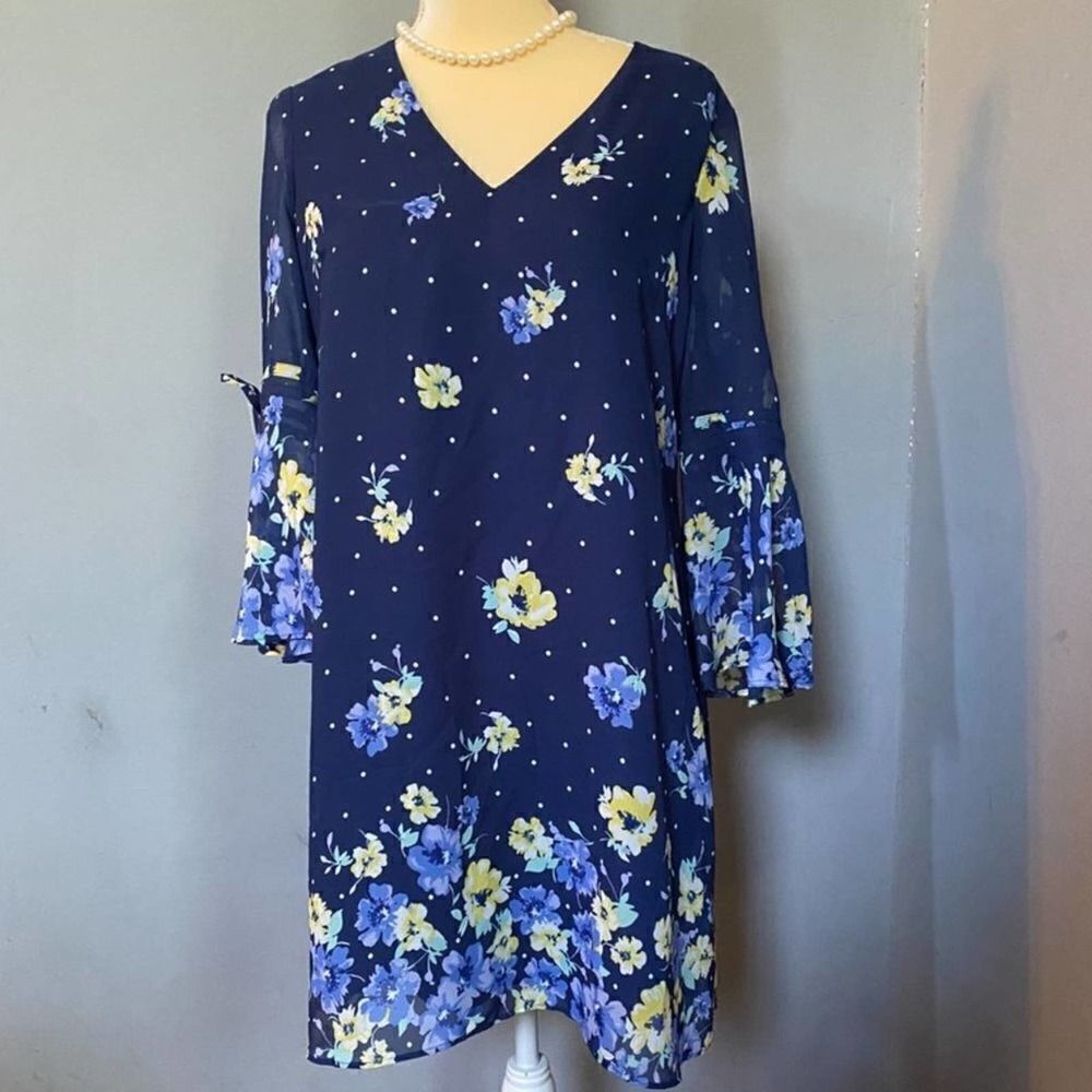 Cottagecore Blue NWT Vince Camuto Floral Dress -- Size 6
